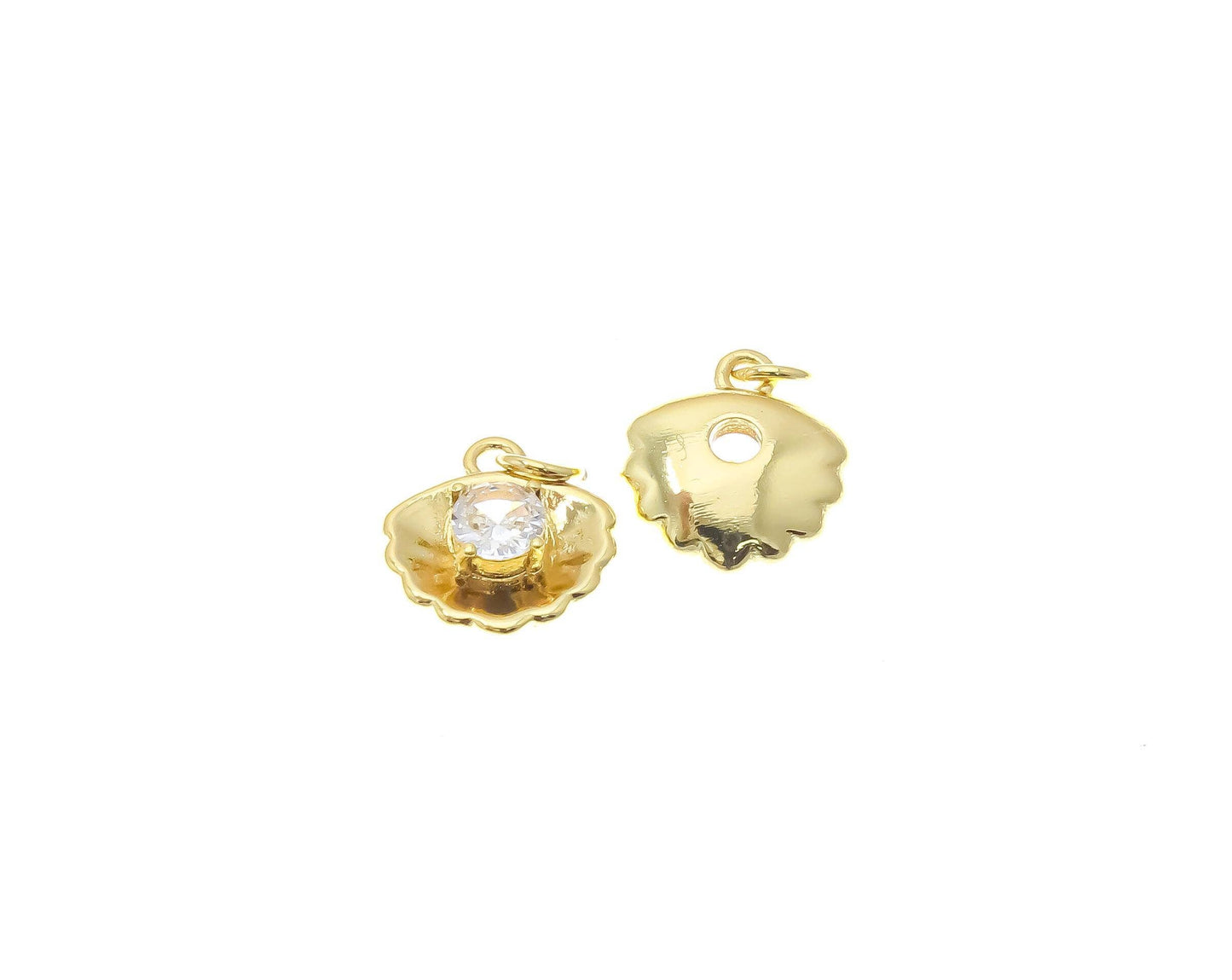 18k Gold Clam Shell Charm